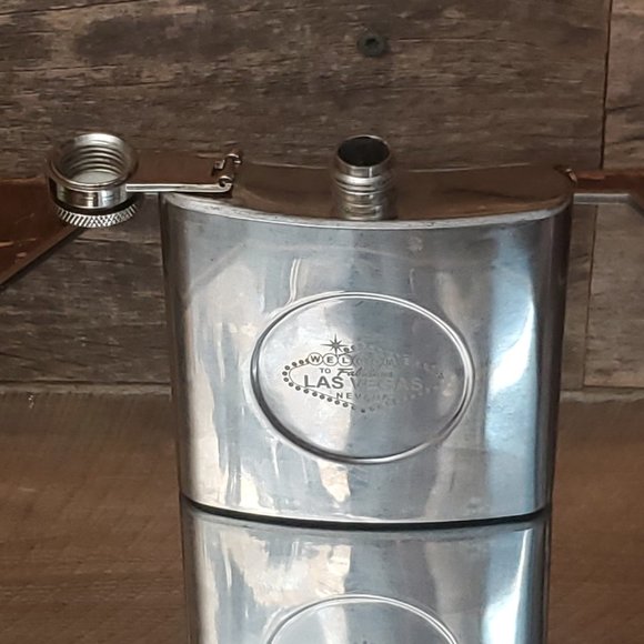 Welcome to Las Vegas Flask - 5 oz Stainless Steel Flask.   Vintage Vegas. - Picture 6 of 7